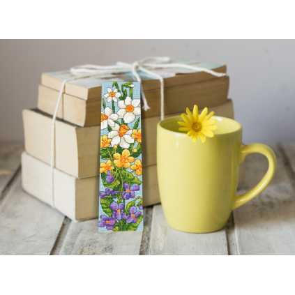 ZU 10736 Stickpackung - Lesezeichen mit Frühlingsblumen
