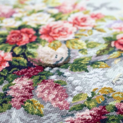 MN 520-560 Cross stitch kit - Melodies of Paris