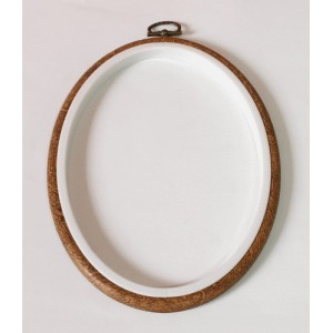915-53 Embroidery hoop-frame oval 13 x 17,5 cm