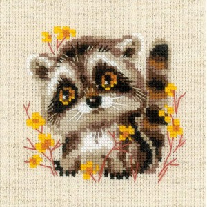 RIO 1754 Cross stitch kit with yarn - Little raccoon